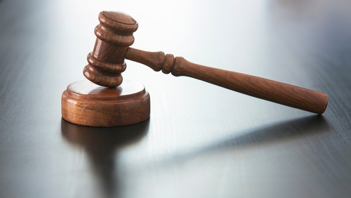 Prevenir y abordar el acoso laboral, sexual y la discriminación contra personas trans, no binarias y de género no hegemónico.