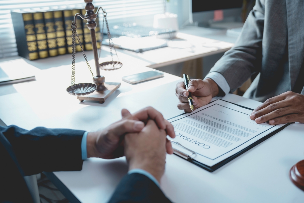 Facilitar la implementación del artículo 21 de la ley 2466 de 2025 (reforma laboral) sobre el contrato de aprendizaje.